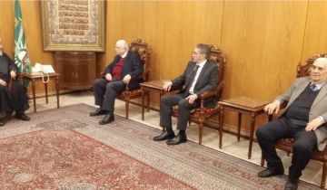 الخطيب استقبل صلاح سلام وسعد ورئيس مجلس إدارة إيدال وزوارا: نتمنى مرحلة جديدة للتعاون العربي الإسلامي لمواجهة الأخطار الخطيب استقبل صلاح سلام وسعد ورئيس مجلس إدارة إيدال وزوارا: نتمنى مرحلة جديدة للتعاون العربي الإسلامي لمواجهة الأخطار