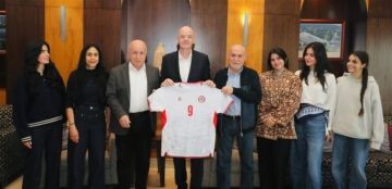 رئيس الفيفا وعائلته في بيروت رئيس الفيفا وعائلته في بيروت