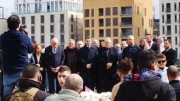 نديم الجميل زار ضريح الحريري نديم الجميل زار ضريح الحريري