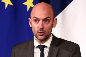 وزير الخارجية الفرنسي: تزويد الجيش اللبناني بالإمكانيات اللازمة ضروري لمواصلة نزع سلاح حزب الله وزير الخارجية الفرنسي: تزويد الجيش اللبناني بالإمكانيات اللازمة ضروري لمواصلة نزع سلاح حزب الله