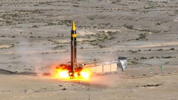 إيران تكشف عن خرمشهر-4: صاروخ باليستي جديد!