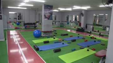 لمن يهمه الأمر: نادي رياضي مخصص للنساء للبيع أو الاستثمار في صور. لمن يهمه الأمر: نادي رياضي مخصص للنساء للبيع أو الاستثمار في صور.