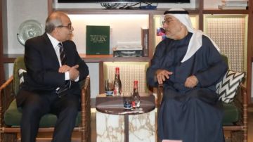 رئيس الحكومة وصل إلى دبي للمشاركة في القمة العالمية للحكومات