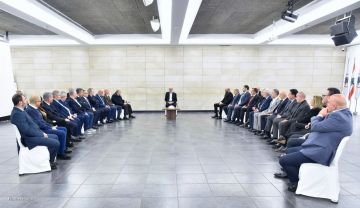 جعجع التقى وفدا من اتحاد موظفي المصارف