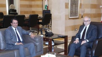 سلام استقبل سفير دولة قطر ووزير الصحة في لاتفيا وهيئة رعاية السجناء زارته مشددة على اقرار العفو العام ووعد بمتابعة الملف