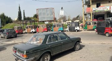 بالفيديو: سائقو الفانات و التوك توك يعتصمون ضد قرار الداخلية 