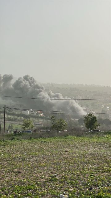 فرق مجلس الجنوب وزعت مساعدات على العائلات المتضررة في عين قانا فرق مجلس الجنوب وزعت مساعدات على العائلات المتضررة في عين قانا