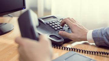 خط ساخن في تصرف الناخبين والمرشحين