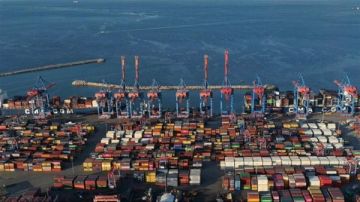 هل من نقص في مخزون لبنان من القمح والبنزين والغذاء؟