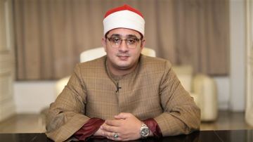 دعوة لحضور الامسية القرآنية للقارئ الدولي محمود الشحات في مسجد صور القديم دعوة لحضور الامسية القرآنية للقارئ الدولي محمود الشحات في مسجد صور القديم