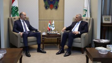 اللواء شقير استقبل محافظ الجنوب ووفدا من لجنة مهرجانات صيدا اللواء شقير استقبل محافظ الجنوب ووفدا من لجنة مهرجانات صيدا