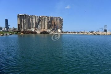 الوكالة الوطنية: اجتماع بين القاضيين الحجار والبيطار بحث في مستجدات التحقيق في ملف انفجار مرفأ بيروت