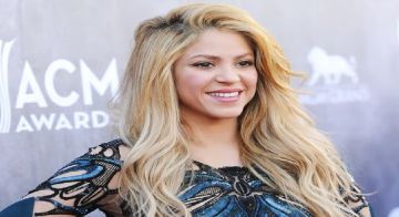 شاكيرا تكسر الأرقام القياسية شاكيرا تكسر الأرقام القياسية