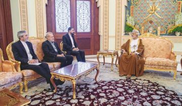 لاريجاني في عمان ومعه الرد الإيراني بانتظار تحديد موعد الجولة الثانية