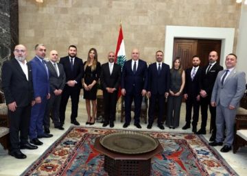 الرئيس عون لوفد من نقابة موظفي القطاع الخلوي: لمتابعة مطالبكم لما فيه مصلحة قطاعكم والعاملين فيه الرئيس عون لوفد من نقابة موظفي القطاع الخلوي: لمتابعة مطالبكم لما فيه مصلحة قطاعكم والعاملين فيه