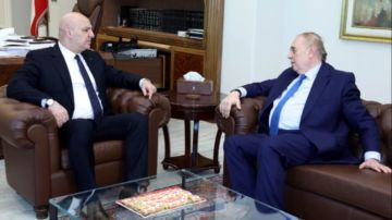 رئيس الجمهورية اطلع من رئيس لجنة الإقتصاد على مراحل إنشاء مستشفى دير القمر البستاني : سيكون لنا غدا موقف من قرارات الحكومة رئيس الجمهورية اطلع من رئيس لجنة الإقتصاد على مراحل إنشاء مستشفى دير القمر البستاني : سيكون لنا غدا موقف من قرارات الحكومة