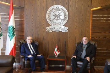 وزير الدفاع الوطني يستقبل الوزير السابق إيلي ماروني