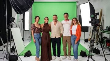 عمرو دياب يظهر مع أبنائه الأربعة في أحد إعلانات رمضان 2026