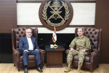قائد الجيش عرض الاوضاع مع بلاسخارت والتقى السفير الايراني مودعا قائد الجيش عرض الاوضاع مع بلاسخارت والتقى السفير الايراني مودعا