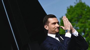 حين يتحكم إبن الـ31 عاما بالعالم!