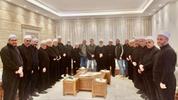 شيخ العقل التقى السوريين المفرج عنهم من أشرفية صحنايا