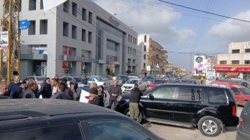 اعتصام وقطع الطريق احتجاجا على الضرائب