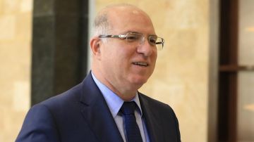 حيدر يعين المفتشة زينة فرحات رئيسة لدائرة العمل في محافظة الجنوب حيدر يعين المفتشة زينة فرحات رئيسة لدائرة العمل في محافظة الجنوب