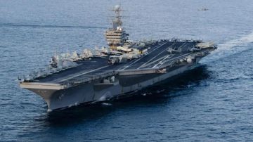 إسقاط مسيرة إيرانية اقتربت من حاملة الطائرات أبراهام لينكولن