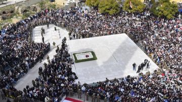 زيارة للضريح فقط... سفارات تقاطع لقاءات المستقبل؟