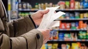 من الأجبان إلى السيارات... انعكاسات ارتفاع اليورو على السوق اللبنانية!