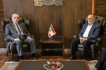 وزير الدفاع الوطني يستقبل النائب أمين شري