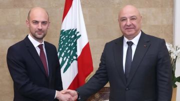 عون أبلغ بارو أن الانسحاب الإسرائيلي وانتشار الجيش هما المدخل الأساسي لحل الوضع في الجنوب عون أبلغ بارو أن الانسحاب الإسرائيلي وانتشار الجيش هما المدخل الأساسي لحل الوضع في الجنوب