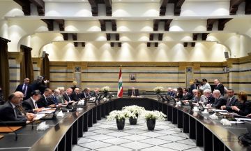 ماذا وراء انضباط وزراء الثنائي داخل الحكومة؟