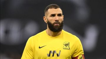 هدف بالكعب يمنح بنزيما جائزة الأفضل الأولى مع الهلال