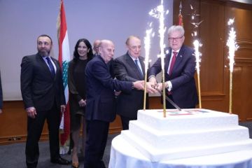 فريد البستاني ممثلا الرؤساء الثلاثة في احتفال اليوم الوطني لجمهورية صربيا في بيروت فريد البستاني ممثلا الرؤساء الثلاثة في احتفال اليوم الوطني لجمهورية صربيا في بيروت