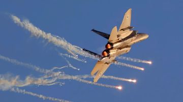 من داخل إدارة ترامب: سيناريو أميركي - إسرائيلي لضرب إيران من داخل إدارة ترامب: سيناريو أميركي - إسرائيلي لضرب إيران