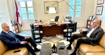 تمام سلام عرض الاوضاع مع القنصل العام للسفارة المصرية