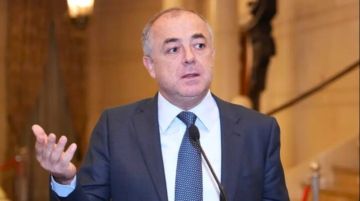 بو صعب من بيت الوسط: انطباعي أن الحريري لم يخرج من الحياة السياسية وهناك عائق كبير أمام تنفيذ قانون الانتخابات بو صعب من بيت الوسط: انطباعي أن الحريري لم يخرج من الحياة السياسية وهناك عائق كبير أمام تنفيذ قانون الانتخابات