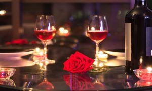 عيد الحب هل يتجاوز الاوضاع المعيشية الصعبة ؟؟؟,,,