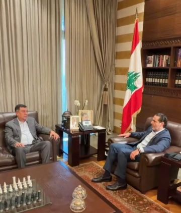 لقاء بين الرئيس سعد الحريري ورئيس مجلس إدارة ميدل إيست محمد الحوت لقاء بين الرئيس سعد الحريري ورئيس مجلس إدارة ميدل إيست محمد الحوت