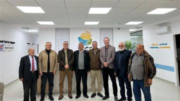 وفد نقابات عمال فلسطين يزور مستشفى الهمشري
