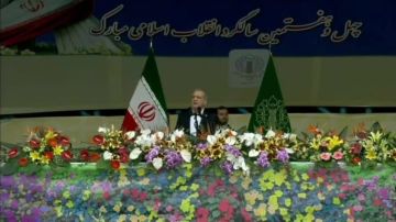 الرئيس الإيراني بزشكيان: المشاركة المليونية في ذكرى الثورة الإسلامية تؤكد تمسك الشعب بالسيادة والوحدة وتعزز الدبلوماسية الإقليمية الرئيس الإيراني بزشكيان: المشاركة المليونية في ذكرى الثورة الإسلامية تؤكد تمسك الشعب بالسيادة والوحدة وتعزز الدبلوماسية الإقليمية