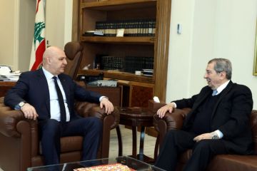 الرئيس عون التقى نائب رئيس مجلس النواب السابق ايلي الفرزلي والنائب وليم طوق والوزير السابق بطرس حرب