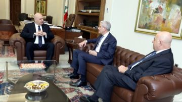 الرئيس عون استقبل وزير الصناعة وفادي ضو واطلع على مشاريع الهندسة البصرية والكهربائية في لبنان