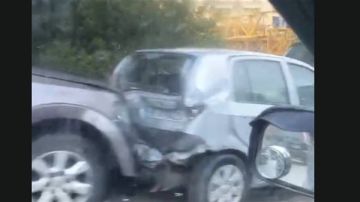 بسبب الأمطار: اصطدام سيارتين وتضرر 7 سيارات!