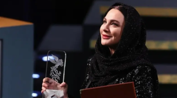 سلاف فواخرجي تكشف سبب ارتدائها الحجاب في إيران سلاف فواخرجي تكشف سبب ارتدائها الحجاب في إيران