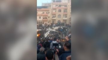 بالفيديو: لحظة انتشال جثة إمرأة