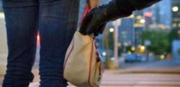 بالفيديو نشـل سيدتين على أوتوستراد النقاش