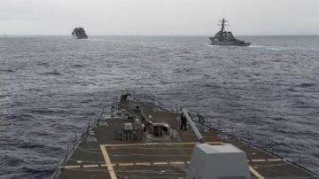 اصطدام سفينتين حربيتين أمريكيتين قرب سواحل أمريكا الجنوبية