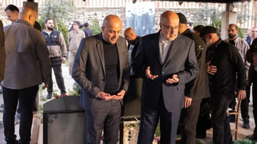 السفير الايراني من المعيصرة: سنبقى إلى جانب الشعب اللبناني...ولن يستطيع أي عدوان أن يكسرنا السفير الايراني من المعيصرة: سنبقى إلى جانب الشعب اللبناني...ولن يستطيع أي عدوان أن يكسرنا